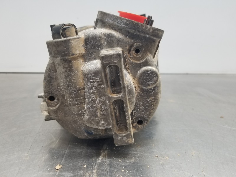Recambio de compresor aire acondicionado para hyundai tucson klass referencia OEM IAM 97701D7500  