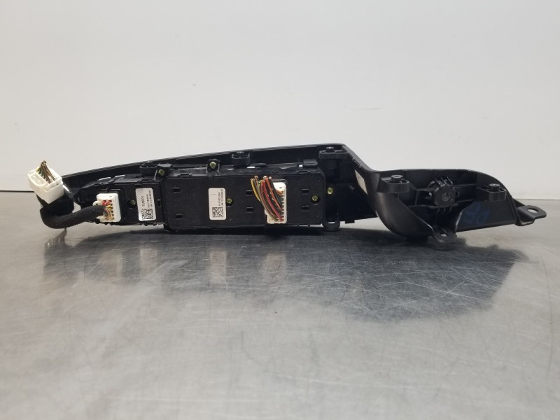 Recambio de mando elevalunas delantero izquierdo para hyundai tucson klass referencia OEM IAM 93570D35004X 93573D3000 93570D3500