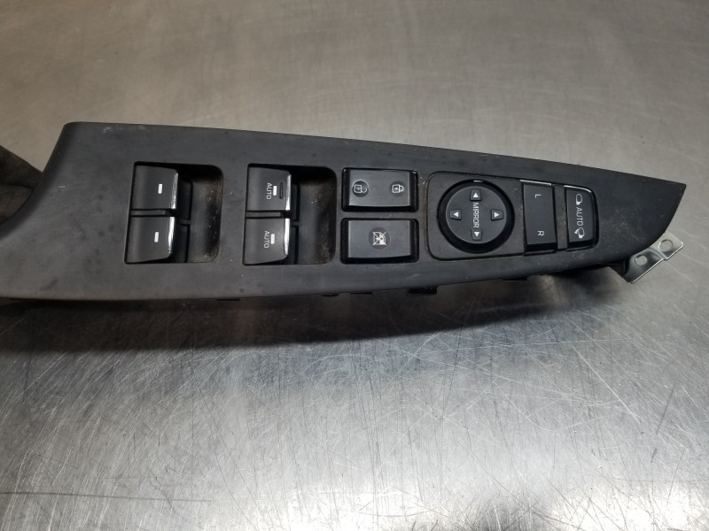 Recambio de mando elevalunas delantero izquierdo para hyundai tucson klass referencia OEM IAM 93570D35004X 93573D3000 93570D3500