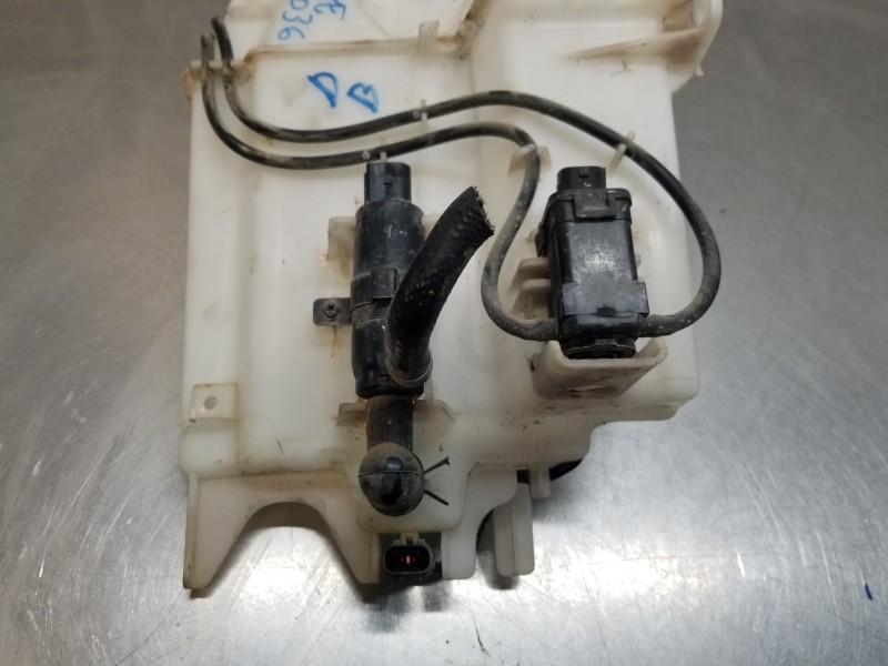 Recambio de deposito limpia para hyundai tucson klass referencia OEM IAM 98610D7600  