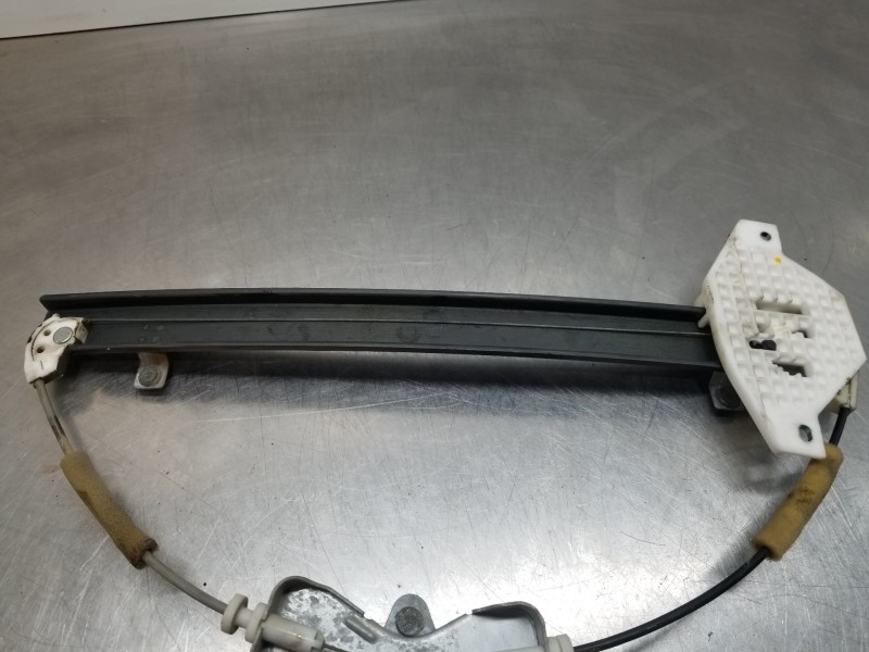 Recambio de elevalunas trasero derecho para ssangyong rodius premium referencia OEM IAM 8810021014 7334021001 