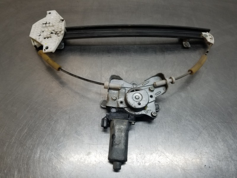 Recambio de elevalunas trasero izquierdo para ssangyong rodius premium referencia OEM IAM 8810021004 7333021001 