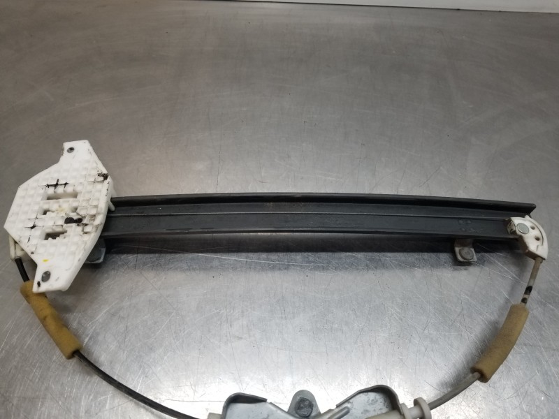 Recambio de elevalunas trasero izquierdo para ssangyong rodius premium referencia OEM IAM 8810021004 7333021001 