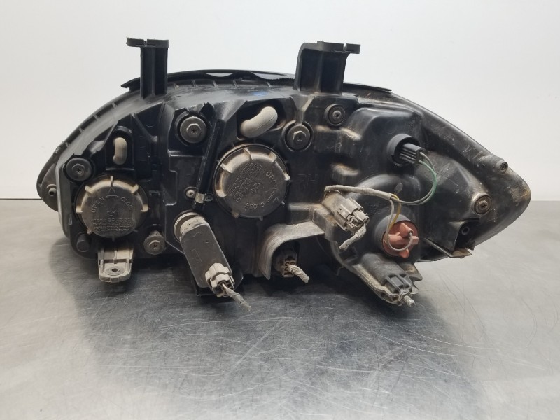 Recambio de faro derecho para ssangyong rodius premium referencia OEM IAM 8310221305  