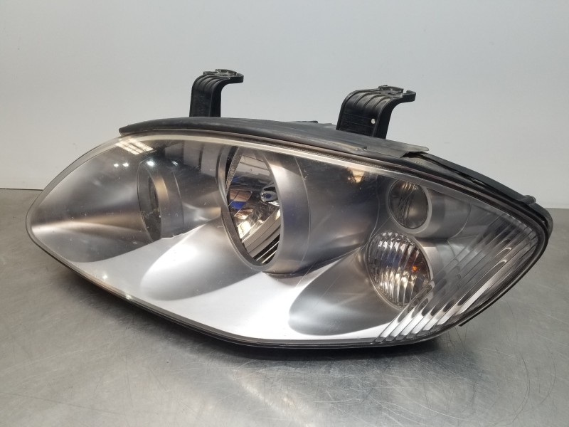 Recambio de faro izquierdo para ssangyong rodius premium referencia OEM IAM 8310121305  