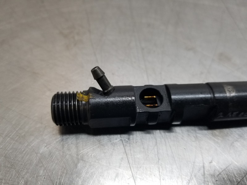 Recambio de inyector para ssangyong rodius premium referencia OEM IAM A6650170221 EJBR04401D 