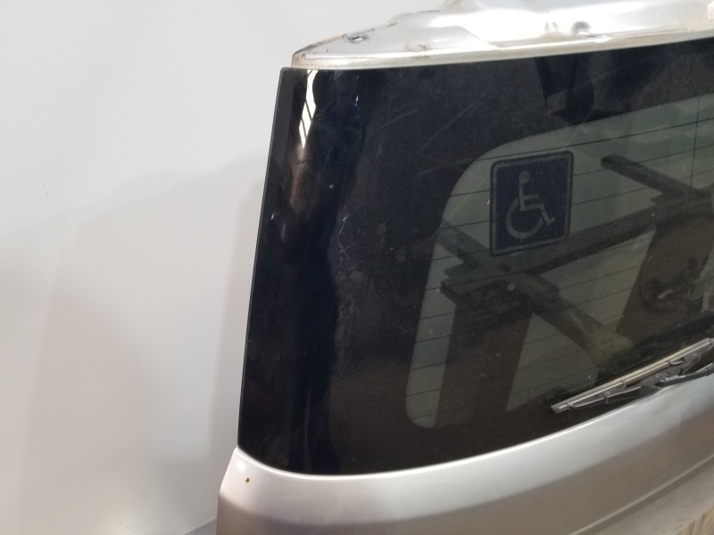 Recambio de porton trasero para ssangyong rodius premium referencia OEM IAM 6401121101  