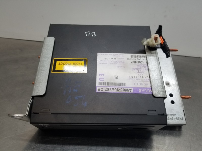 Recambio de sistema dvd para jaguar xf luxury referencia OEM IAM AW8310E887CB  