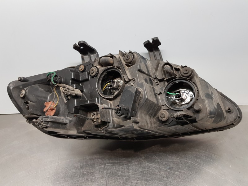 Recambio de faro izquierdo para ssangyong rodius premium referencia OEM IAM 8310121305  