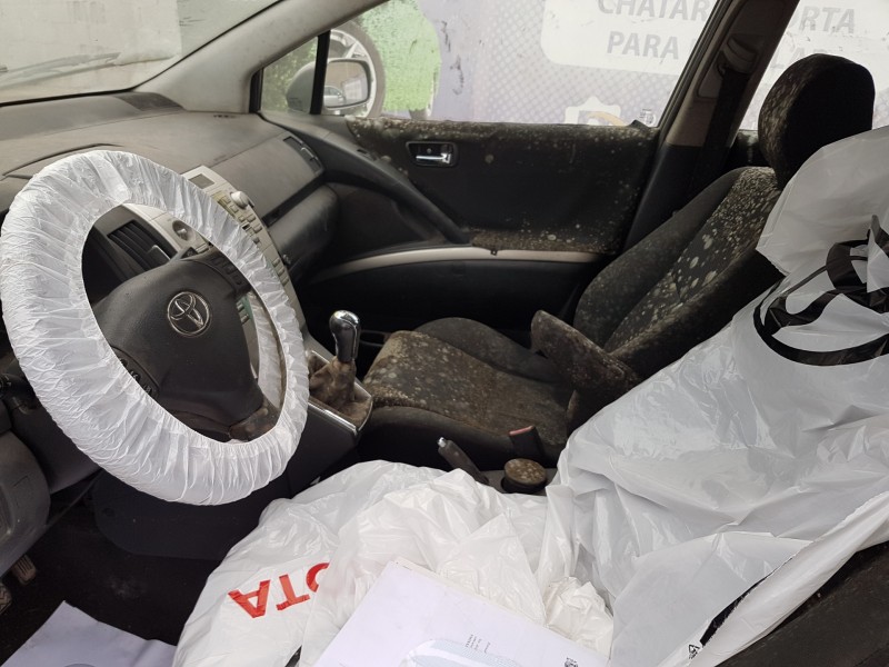 toyota corolla verso (r1) del año 2005