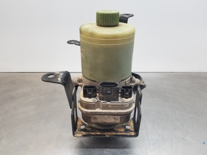 Recambio de bomba direccion para volkswagen polo (9n1) basic referencia OEM IAM 6R0423156C 6Q0423156AB 