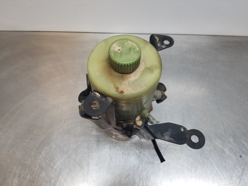 Recambio de bomba direccion para volkswagen polo (9n1) basic referencia OEM IAM 6R0423156C 6Q0423156AB 