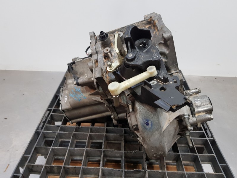 Recambio de caja cambios para peugeot rifter active pack referencia OEM IAM 20V260  