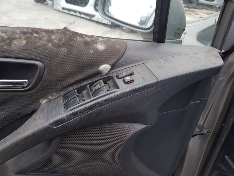 toyota corolla verso (r1) del año 2005