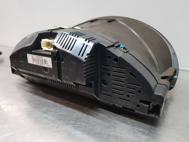 Recambio de cuadro instrumentos para mercedes clase clk (w209) coupe 270 referencia OEM IAM A2095403511  
