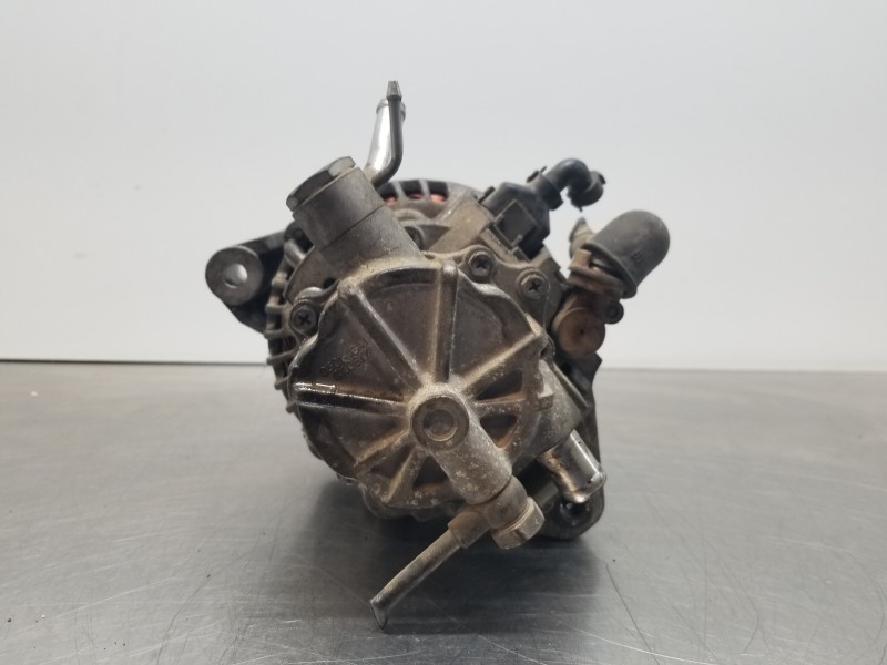 Recambio de alternador para kia carnival ii ex referencia OEM IAM 373004X003  