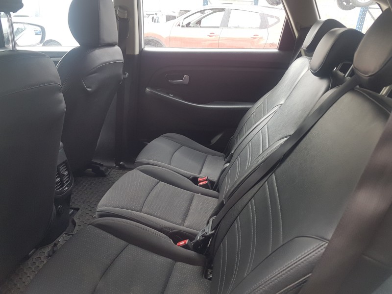 kia carens ( ) del año 2017