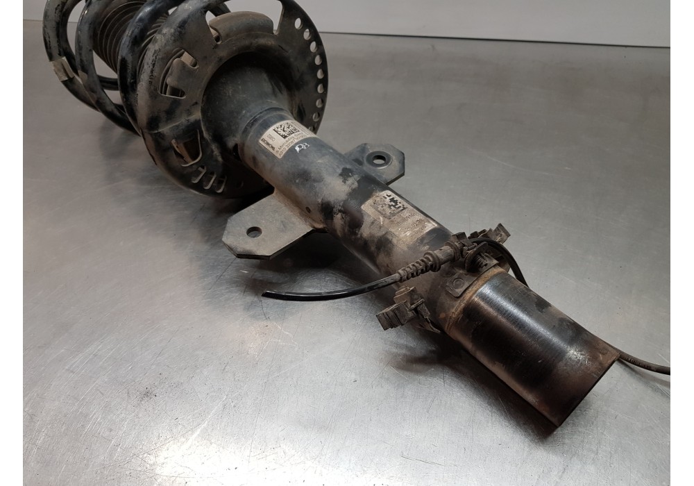 Recambio de amortiguador delantero derecho para mercedes sprinter iii furgón fwd 311 referencia OEM IAM A9103200001 A9103209700 