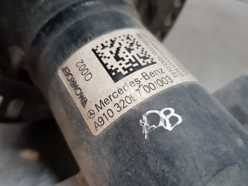 Recambio de amortiguador delantero derecho para mercedes sprinter iii furgón fwd 311 referencia OEM IAM A9103200001 A9103209700 