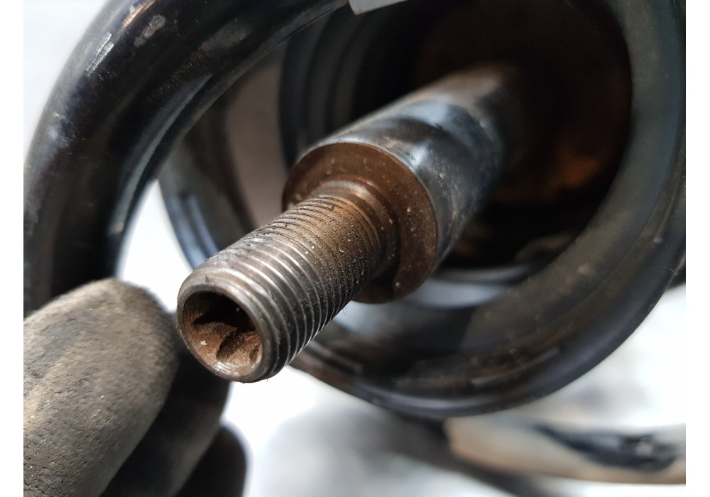 Recambio de amortiguador delantero izquierdo para mercedes sprinter iii furgón fwd 311 referencia OEM IAM A9103200001 A910320970