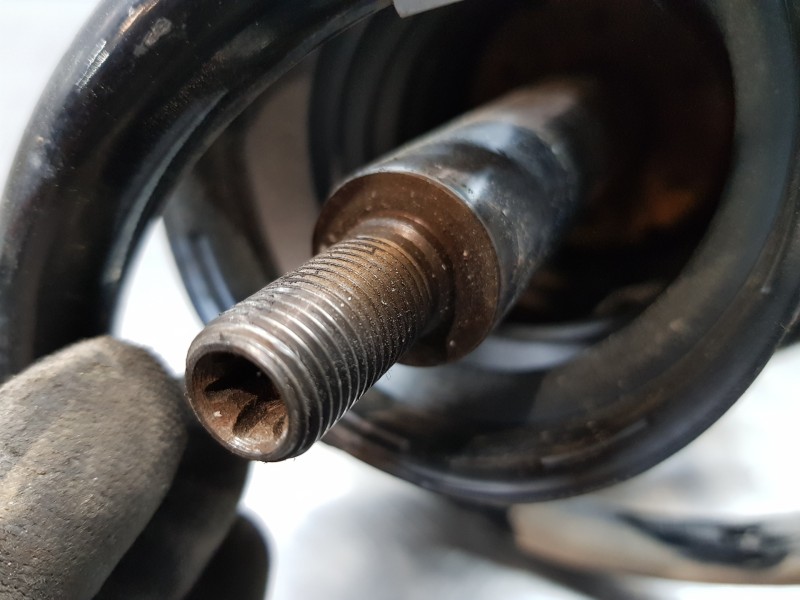 Recambio de amortiguador delantero izquierdo para mercedes sprinter iii furgón fwd 311 referencia OEM IAM A9103200001 A910320970