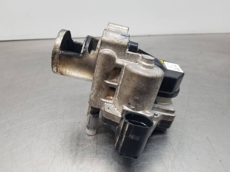 Recambio de valvula egr para hyundai tucson tecno sky referencia OEM IAM 283102U700  