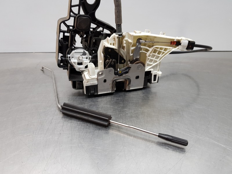 Recambio de cerradura puerta delantera izquierda para mercedes sprinter iii furgón fwd 311 referencia OEM IAM A9077200000 A20400