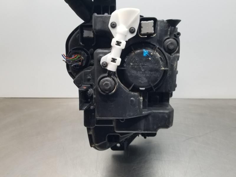 Recambio de faro izquierdo para hyundai tucson tecno sky referencia OEM IAM 92101N7100  