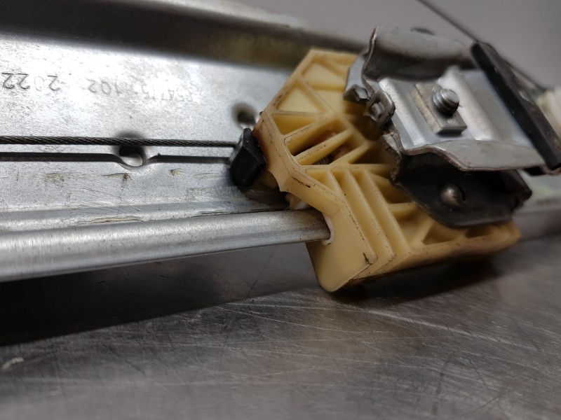 Recambio de elevalunas delantero izquierdo para mercedes sprinter iii furgón fwd 311 referencia OEM IAM A9107201000  