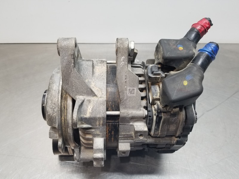 Recambio de alternador para hyundai tucson tecno sky referencia OEM IAM 363002U300  