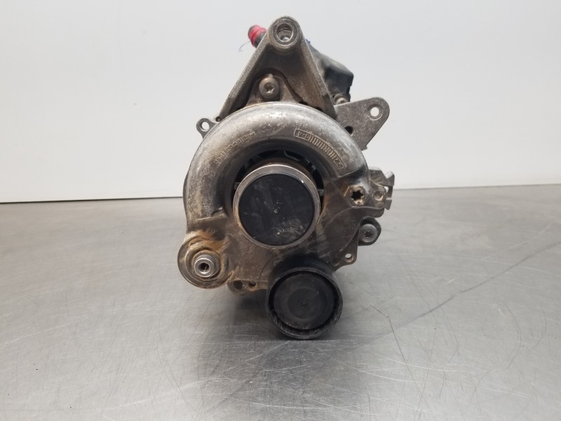 Recambio de alternador para hyundai tucson tecno sky referencia OEM IAM 363002U300  