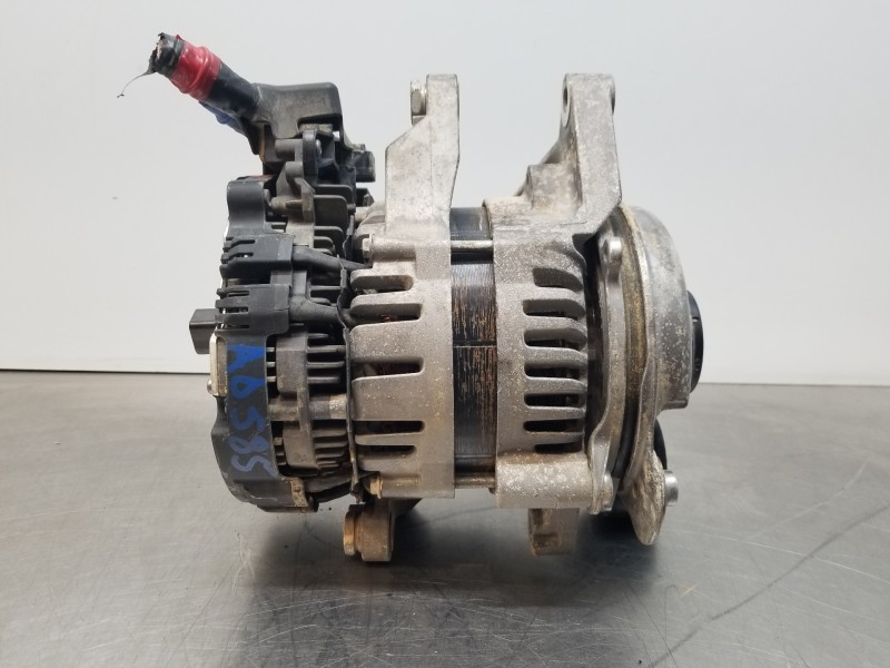 Recambio de alternador para hyundai tucson tecno sky referencia OEM IAM 363002U300  