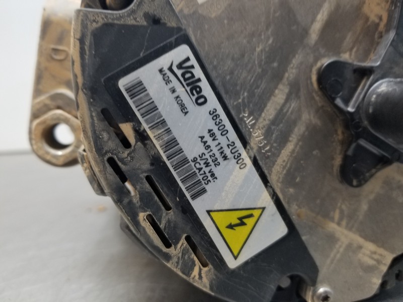 Recambio de alternador para hyundai tucson tecno sky referencia OEM IAM 363002U300  