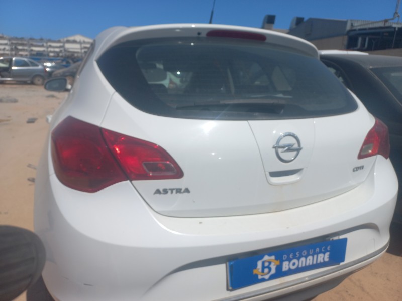 opel astra j lim. del año 2013
