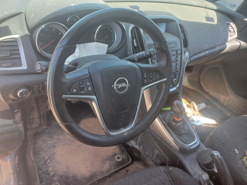 opel astra j lim. del año 2013