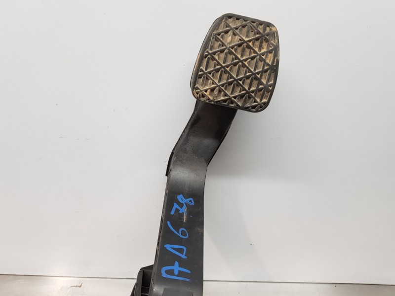 Recambio de pedal embrague para mercedes sprinter iii furgón fwd 311 referencia OEM IAM A9102901700 A9102900600 
