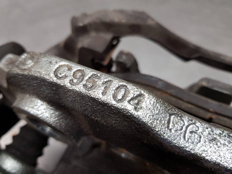 Recambio de pinza freno delantera derecha para mercedes sprinter iii furgón fwd 311 referencia OEM IAM A9104211001 C95104 