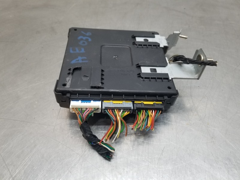 Recambio de caja reles / fusibles para hyundai tucson klass referencia OEM IAM 91951D3530  