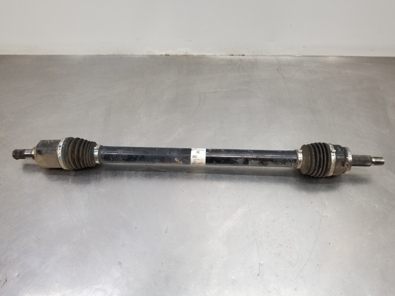 Recambio de transmision delantera derecha para hyundai tucson tecno sky referencia OEM IAM 49501N7210  