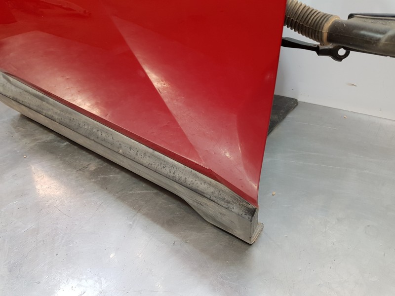 Recambio de puerta delantera derecha para hyundai tucson tecno sky referencia OEM IAM 76004N7005  