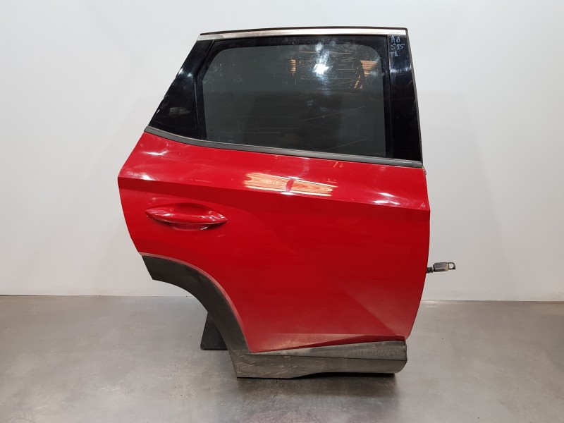 Recambio de puerta trasera derecha para hyundai tucson tecno sky referencia OEM IAM 77004N7005  