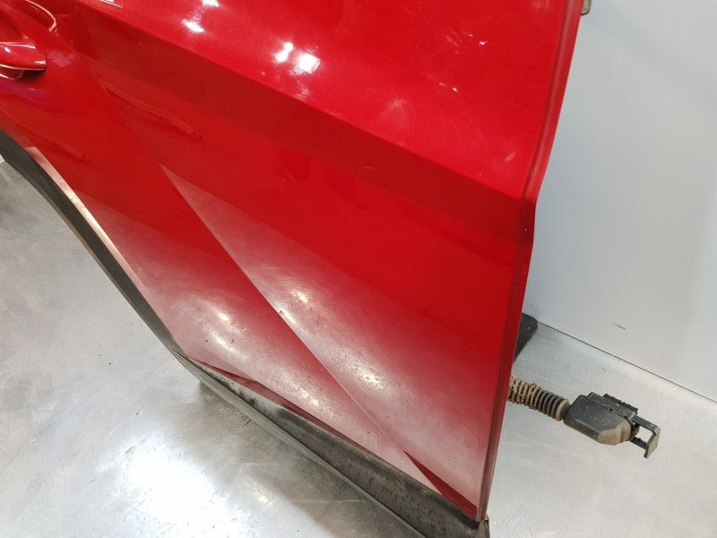 Recambio de puerta trasera derecha para hyundai tucson tecno sky referencia OEM IAM 77004N7005  