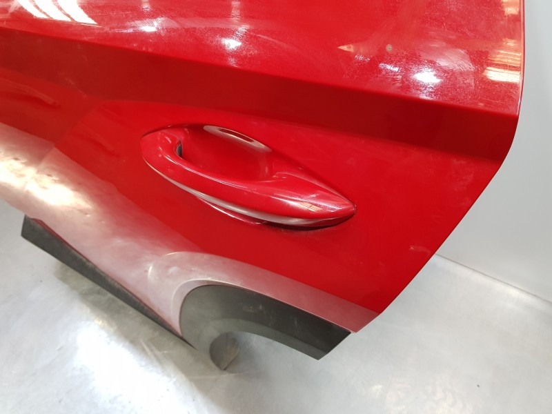 Recambio de puerta trasera izquierda para hyundai tucson tecno sky referencia OEM IAM 77003N7005  