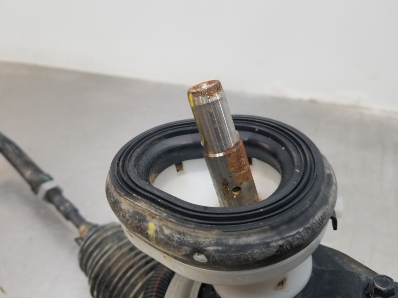 Recambio de cremallera direccion para hyundai tucson tecno sky referencia OEM IAM 57700R2000  