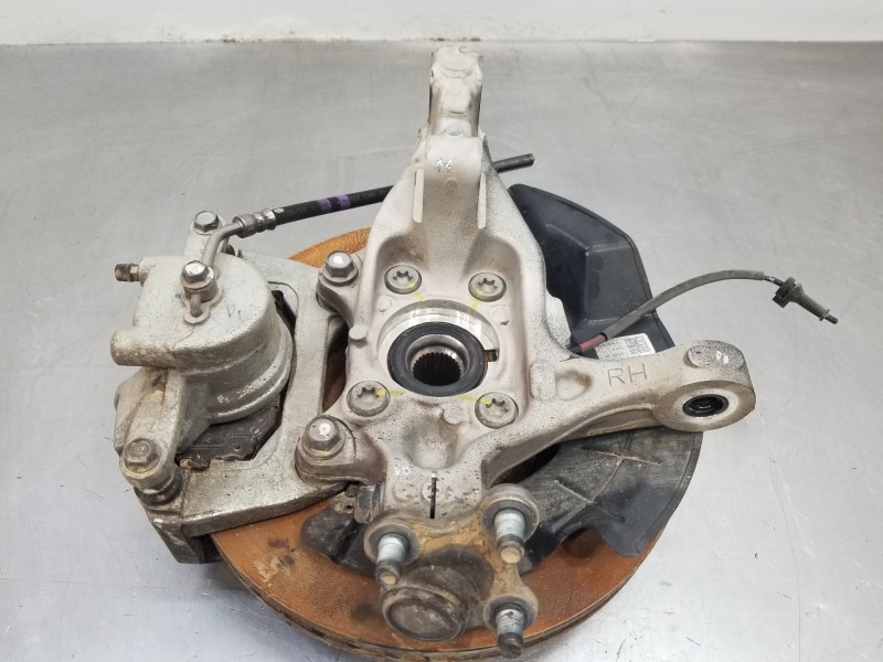 Recambio de mangueta delantera derecha para hyundai tucson tecno sky referencia OEM IAM 51711N7000  