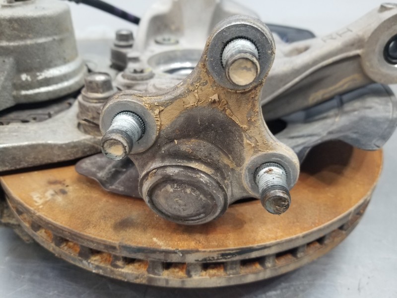 Recambio de mangueta delantera derecha para hyundai tucson tecno sky referencia OEM IAM 51711N7000  