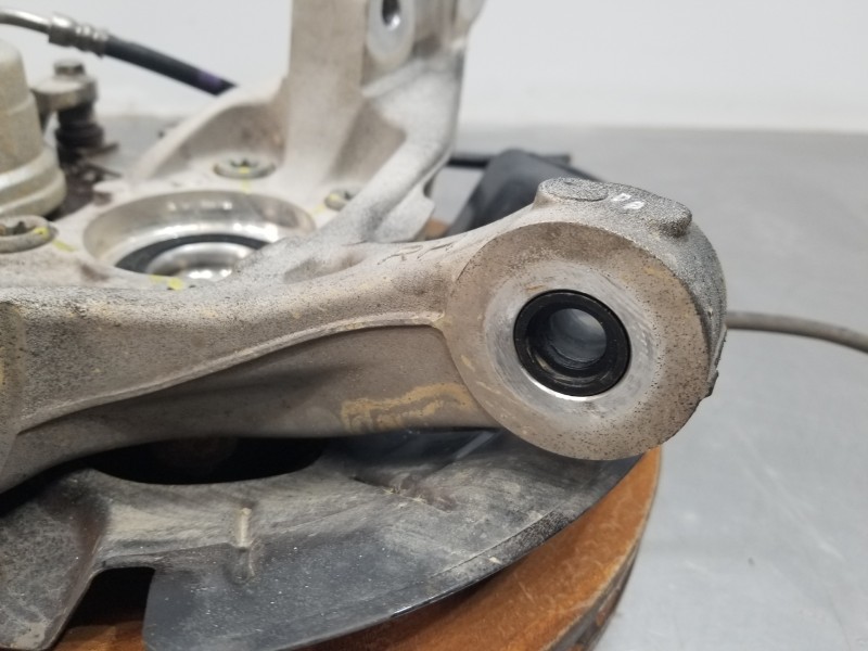 Recambio de mangueta delantera derecha para hyundai tucson tecno sky referencia OEM IAM 51711N7000  