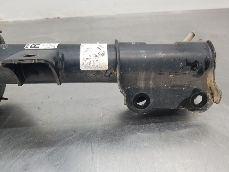 Recambio de amortiguador delantero derecho para hyundai tucson tecno sky referencia OEM IAM 54651N7000  