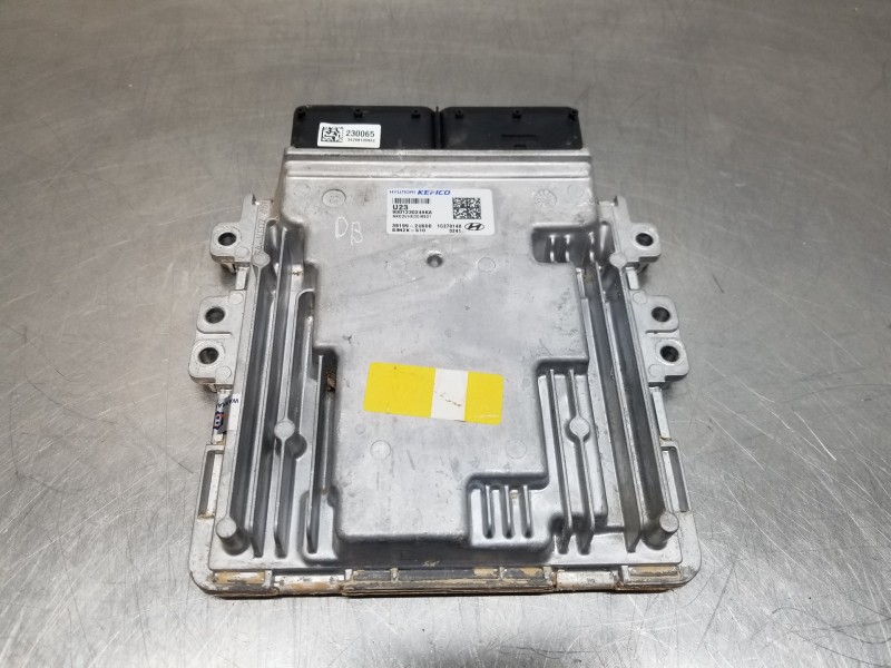 Recambio de centralita motor uce para hyundai tucson tecno sky referencia OEM IAM 391992U600  