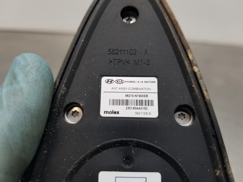 Recambio de antena para hyundai tucson tecno sky referencia OEM IAM 96210N7400EB  